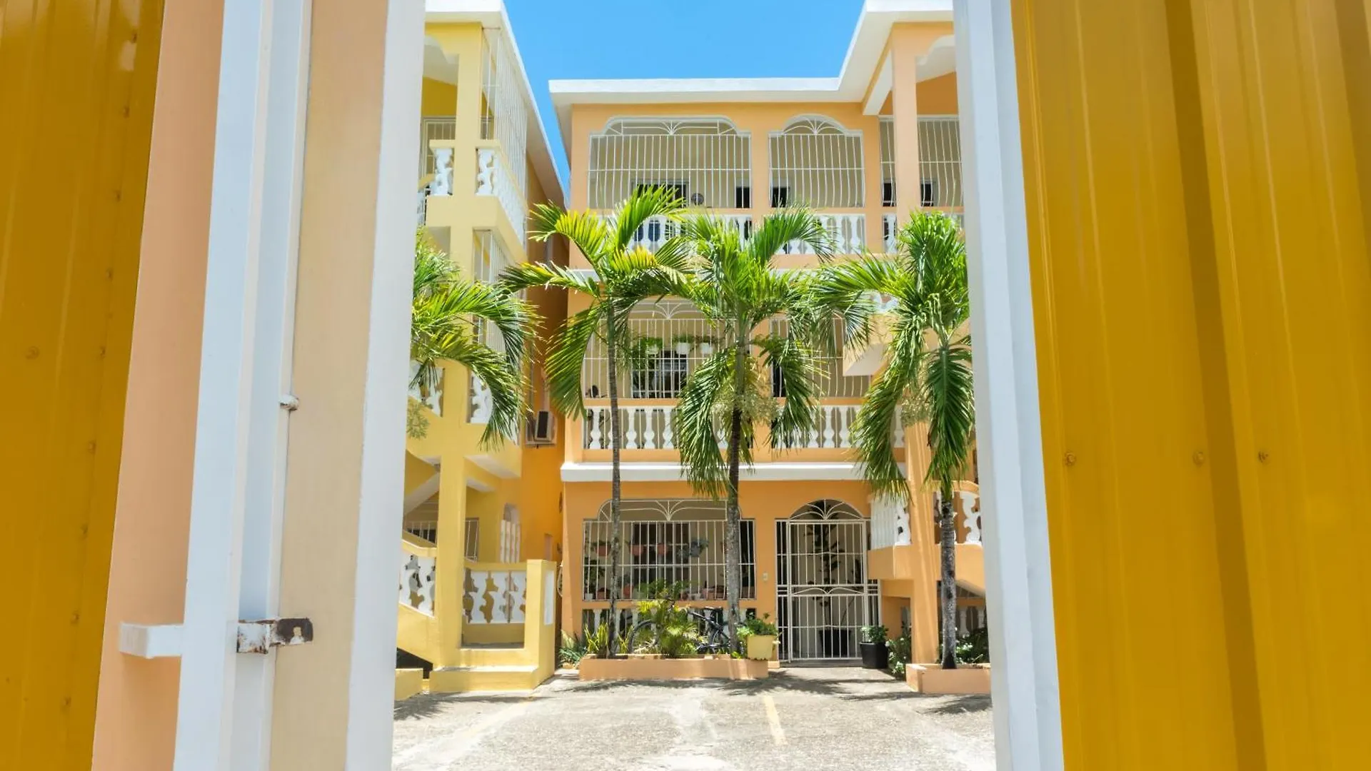 Spacious 2Br Retreat, Central City Sosua Apartment